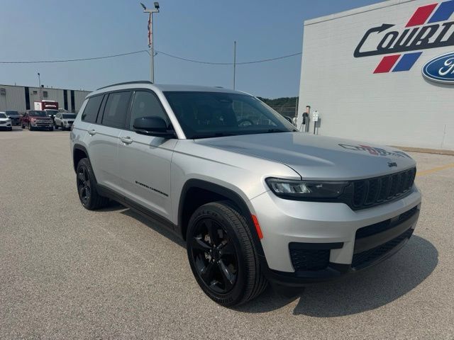 Used 2023 Jeep Grand Cherokee L Laredo AWD/4WD image 5