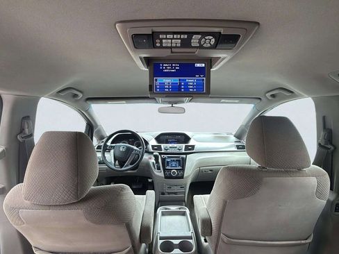 Used 2016 Honda Odyssey SE image 9