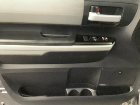 Used 2019 Toyota Tundra Limited w/ Limited Premium Package AWD/4WD image 9