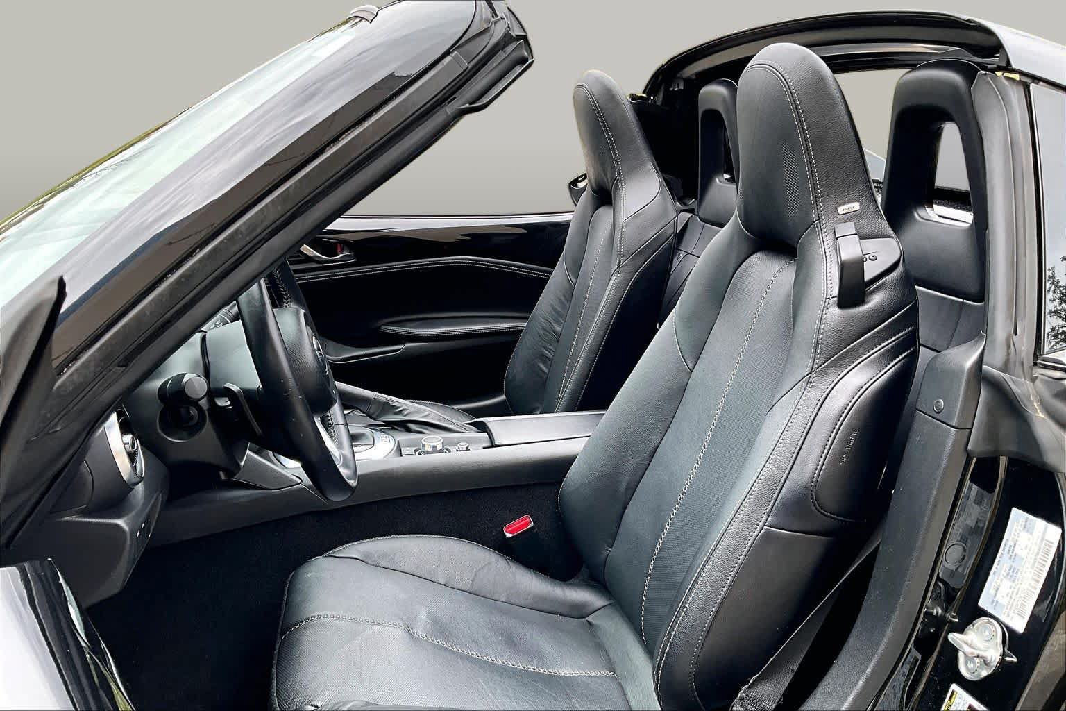 Used 2020 MAZDA MX-5 Miata RF Grand Touring RWD image 9