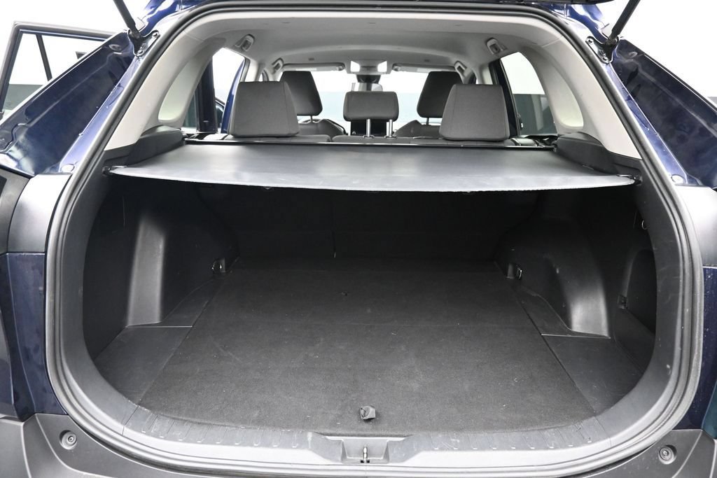 Used 2024 Toyota RAV4 XLE FWD image 18