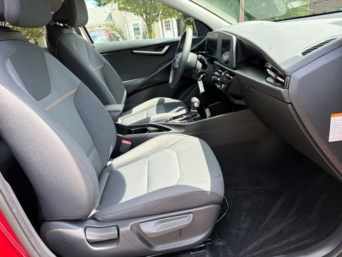 Certified 2024 Kia Niro LX FWD image 28