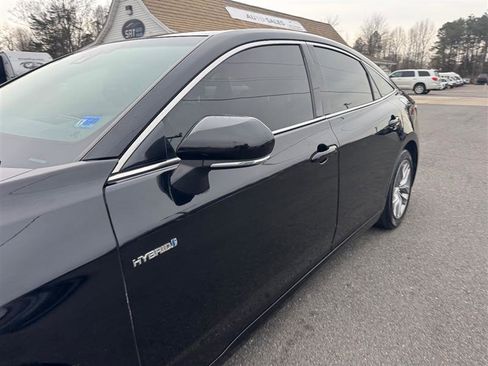 Used 2019 Toyota Avalon XLE w/ All Weather Liner Package image 11