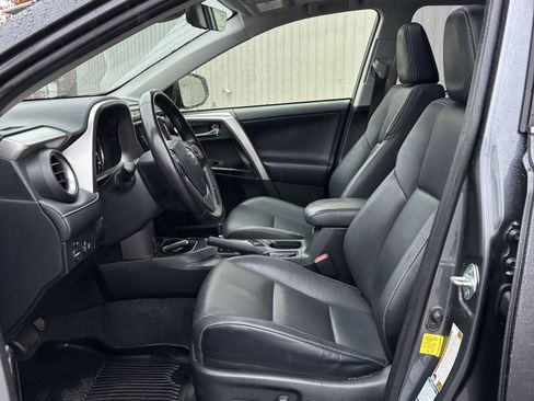 Used 2017 Toyota RAV4 Limited image 19