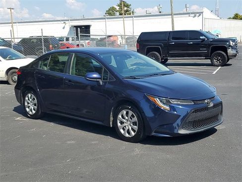 Used 2022 Toyota Corolla LE image 32
