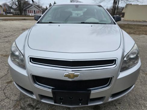 Used 2011 Chevrolet Malibu LS image 2
