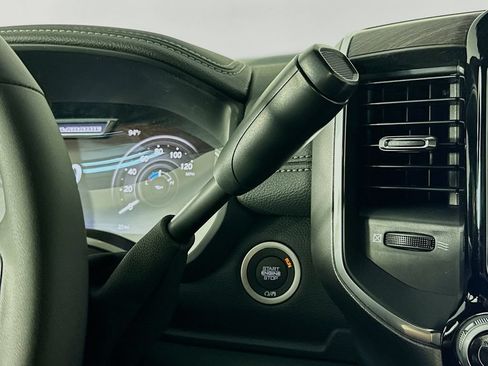 New 2026 RAM 2500 Laramie AWD/4WD image 12