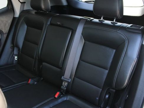 Used 2022 GMC Terrain SLT w/ GMC Pro Grade Package AWD/4WD image 23