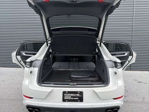 Used 2024 Porsche Cayenne Coupe AWD/4WD image 27