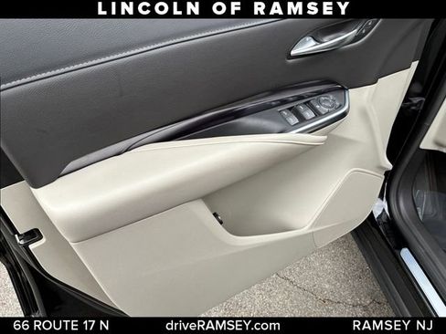 Used 2023 Cadillac XT4 Luxury w/ Cold Weather Package AWD/4WD image 12