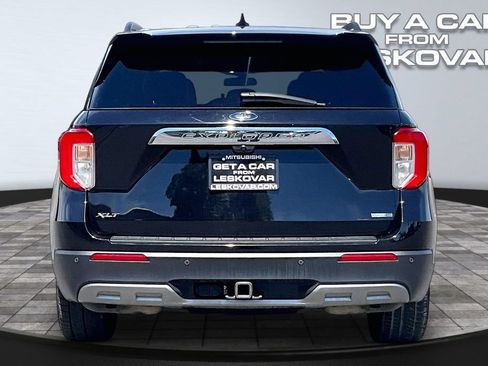Used 2020 Ford Explorer XLT w/ Equipment Group 202A AWD/4WD image 4