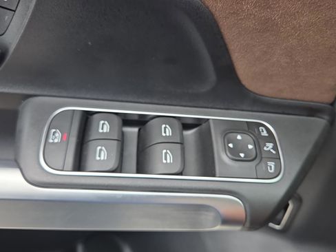 Used 2026 Mercedes-Benz GLB 250 image 36