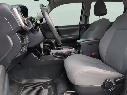 Used 2019 Toyota Tacoma 2WD Double Cab image 32