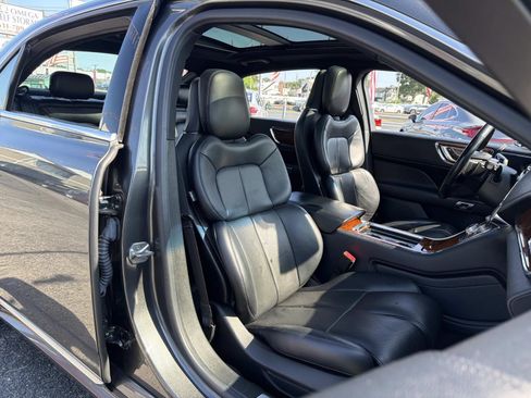 Used 2018 Lincoln Continental Reserve AWD/4WD image 14