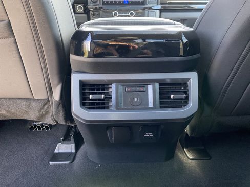 Used 2024 Ford F250 Lariat w/ Lariat Ultimate Package image 44