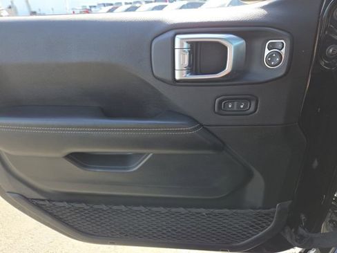 Used 2024 Jeep Wrangler Sahara image 30