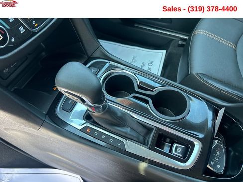 Used 2023 Chevrolet Equinox Premier AWD/4WD image 21