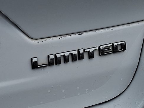 Certified 2023 Jeep Grand Cherokee Limited image 30