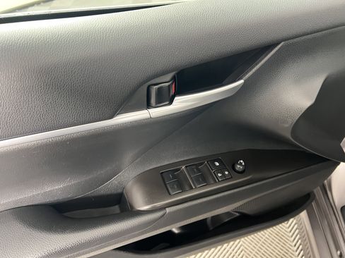 Used 2024 Toyota Camry SE image 16