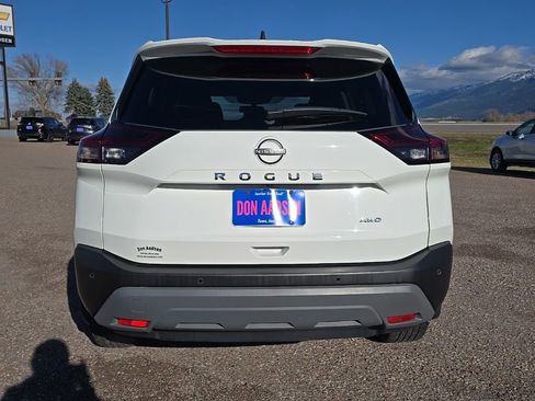 Used 2023 Nissan Rogue S image 6