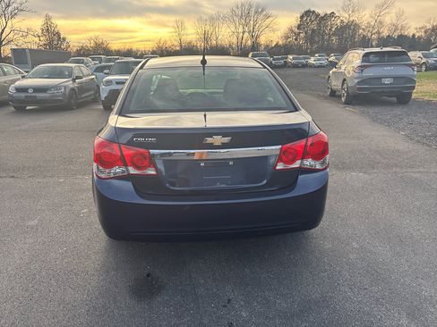 Used 2011 Chevrolet Cruze LS image 5