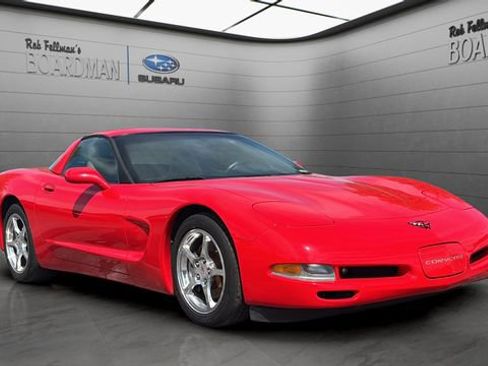 Used 2004 Chevrolet Corvette Coupe w/ Roof Package RWD image 2