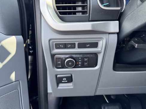 Certified 2022 Ford F150 XLT w/ Equipment Group 302A High image 33