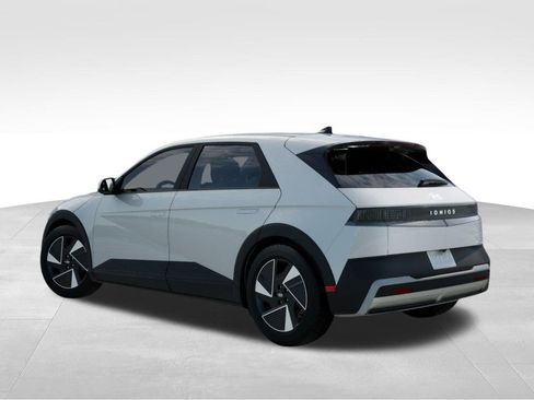 New 2026 Hyundai Ioniq 5 SEL RWD image 5