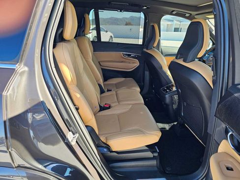 Used 2023 Volvo XC90 B6 Ultimate AWD/4WD image 12