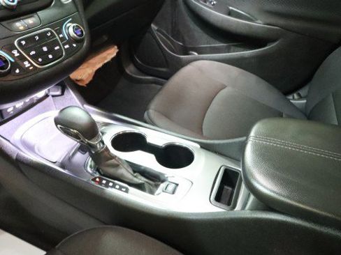 Used 2024 Chevrolet Malibu LT image 18