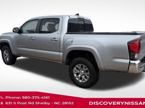 Used 2018 Toyota Tacoma SR5 RWD image 4