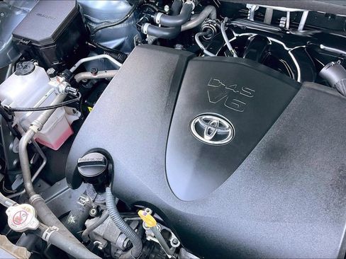 Used 2021 Toyota Highlander Platinum AWD/4WD image 32