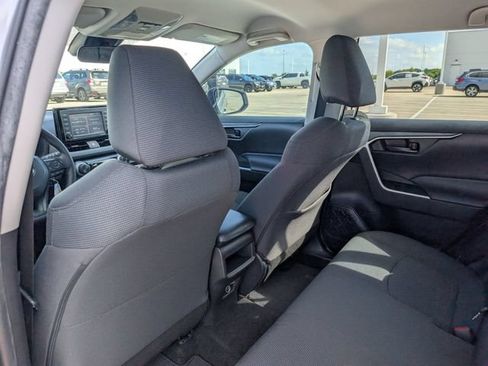 Used 2021 Toyota RAV4 LE FWD image 24