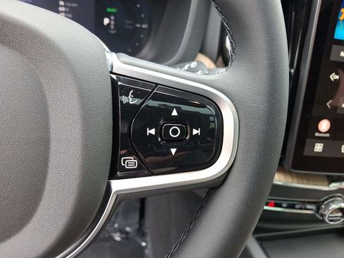 Certified 2026 Volvo XC60 T8 Plus w/ Climate Package AWD/4WD image 22