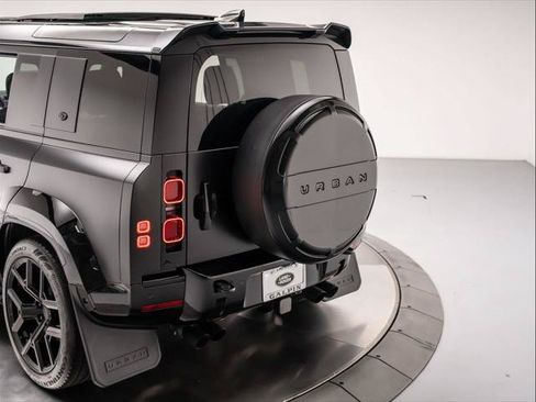 Used 2024 Land Rover Defender 110 SE AWD/4WD image 36