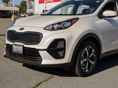 Used 2022 Kia Sportage LX image 10