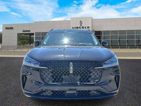 Used 2025 Lincoln Aviator Reserve w/ Equipment Group 201A image 8