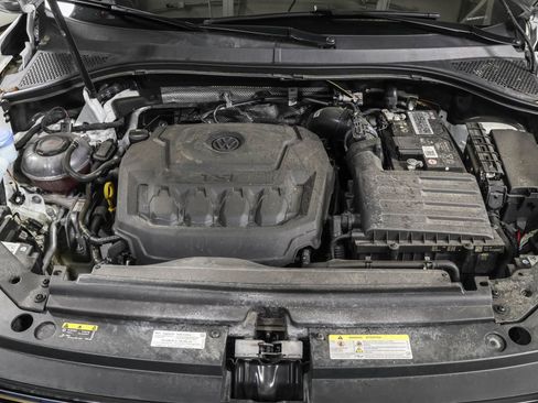 Used 2023 Volkswagen Tiguan SE AWD/4WD image 48