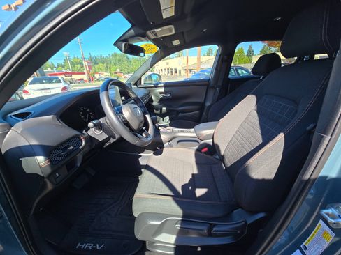 Used 2025 Honda HR-V Sport image 21