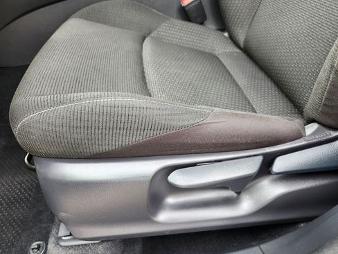Used 2019 Toyota C-HR XLE FWD image 20