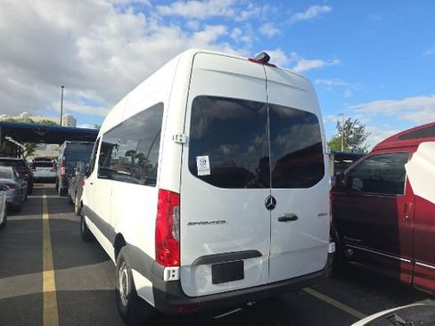 Used 2025 Mercedes-Benz Sprinter 2500 image 2