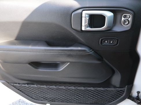 Used 2020 Jeep Wrangler Unlimited Sahara AWD/4WD image 10