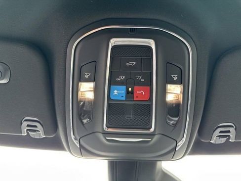 New 2024 Jeep Wagoneer Base w/ Convenience Group I image 15