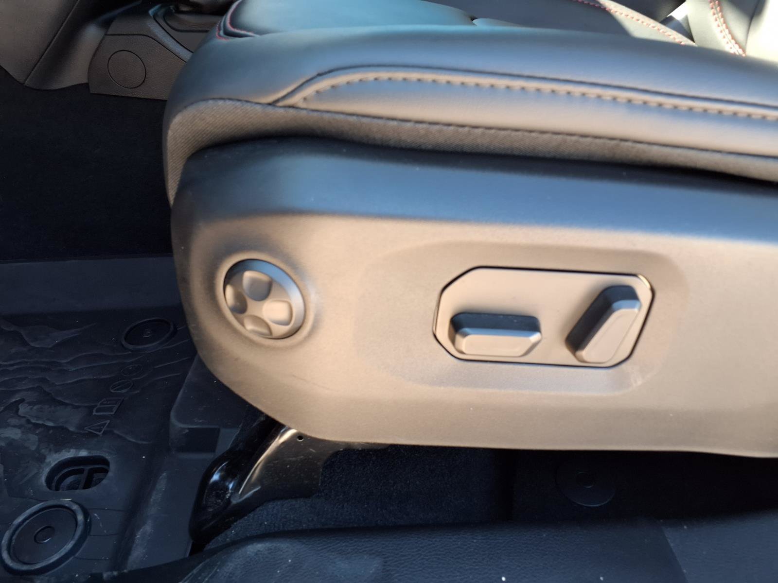 New 2026 Jeep Gladiator Mojave AWD/4WD image 17
