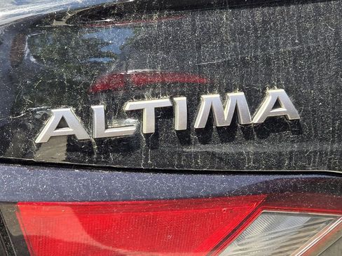 Used 2023 Nissan Altima 2.5 SV image 5