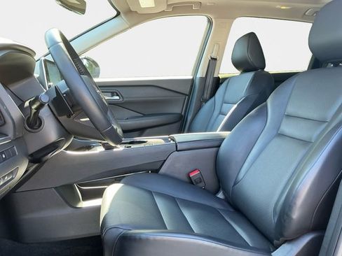 Used 2024 Nissan Rogue SV w/ SV Premium Package FWD image 10