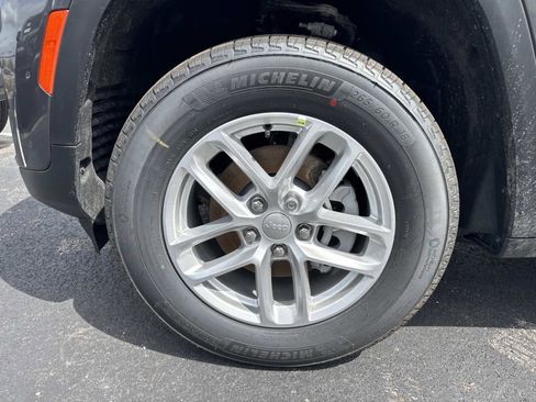 New 2026 Jeep Grand Cherokee Laredo RWD image 3