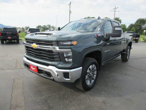 Certified 2025 Chevrolet Silverado 2500 LT AWD/4WD image 14