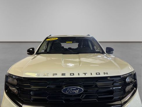 Certified 2025 Ford Expedition Active AWD/4WD image 14