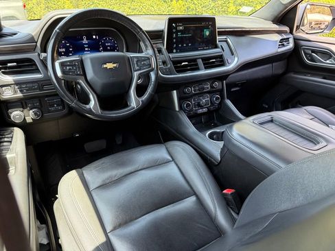 Used 2022 Chevrolet Tahoe LT w/ LT Signature Package RWD image 9